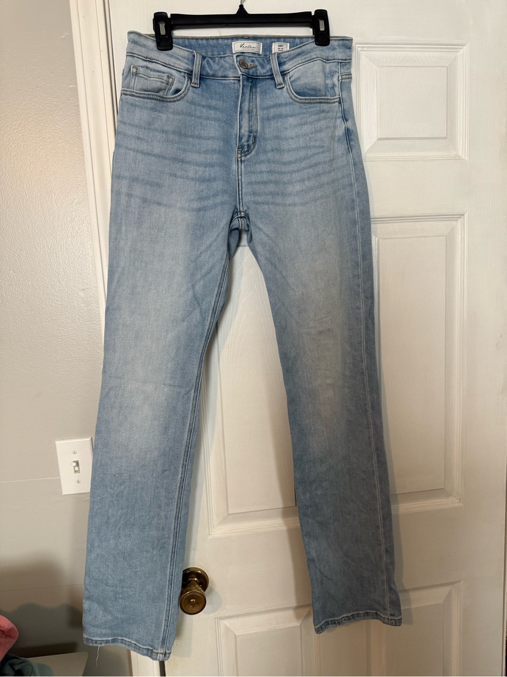 Light Wash Women’s KanCan Kurvy Jeans